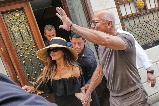 These are the celebs who are attending Jeff Bezos’ Venice wedding
